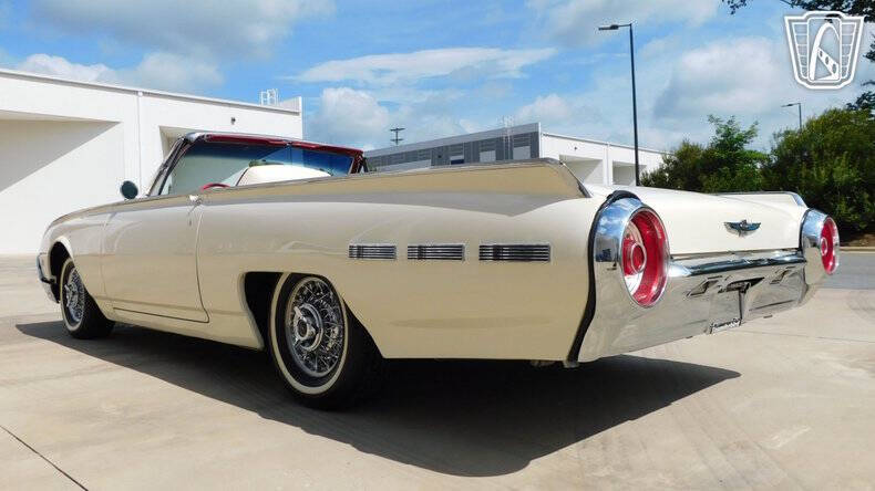 1962 Ford Thunderbird