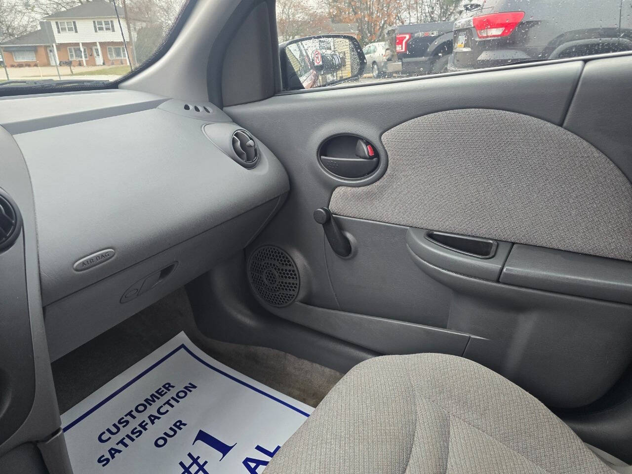 2004 Saturn Ion for sale at QUEENSGATE AUTO SALES in York, PA