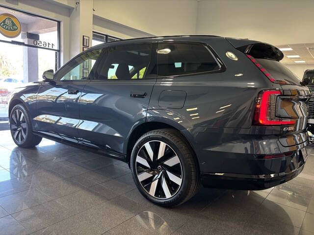 2025 Volvo EX90 3
