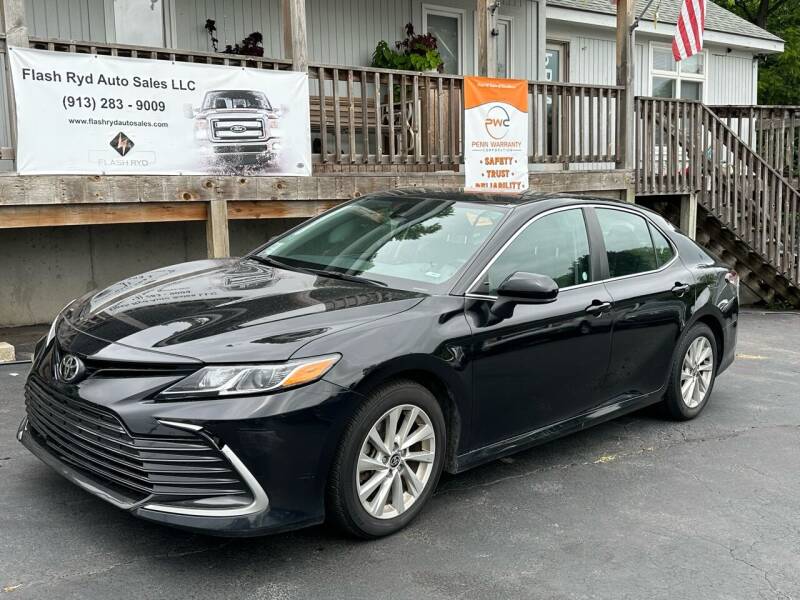 2021 Toyota Camry for sale at Flash Ryd Auto Sales in Kansas City KS