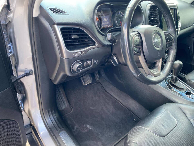 2020 Jeep Cherokee