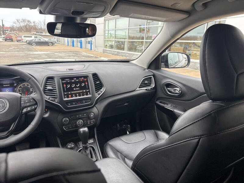 2023 Jeep Cherokee Altitude Lux