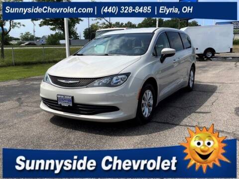 2017 Chrysler Pacifica for sale at Sunnyside Chevrolet in Elyria OH