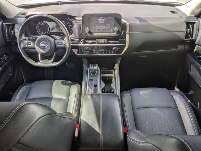 2022 Nissan Pathfinder SV