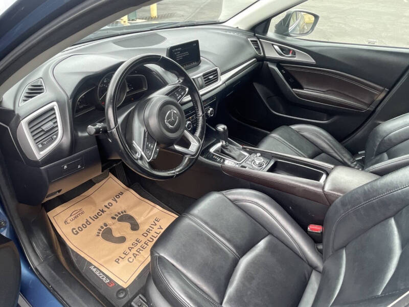 2018 Mazda MAZDA3 Touring