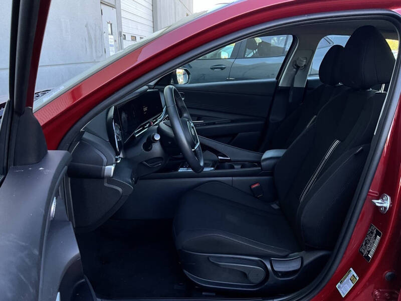 2025 Hyundai Elantra SEL Convenience