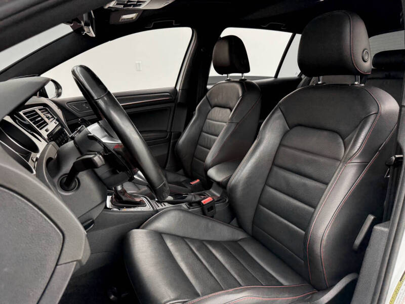 2019 Volkswagen Golf GTI SE