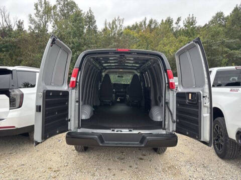 2025 Chevrolet Express 2500