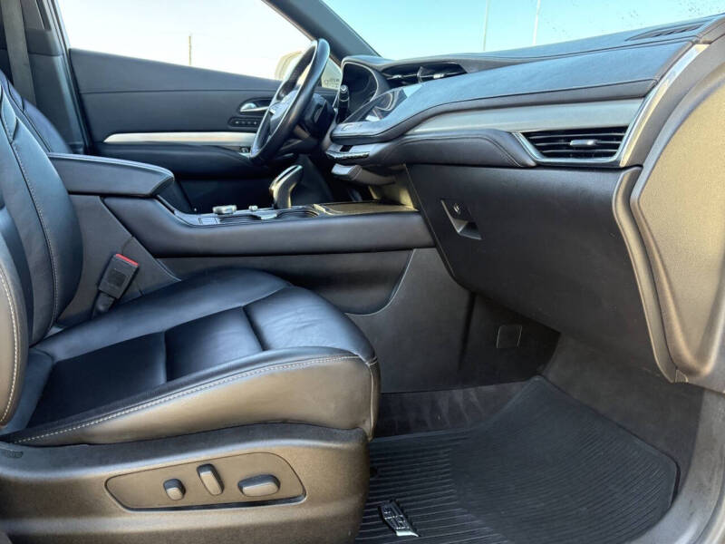 2020 Cadillac XT4 Premium Luxury