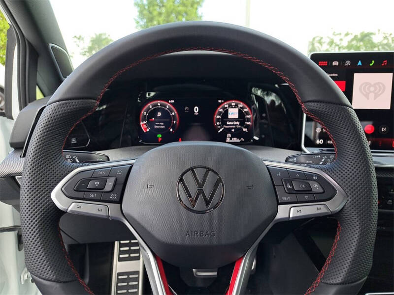 2025 Volkswagen Golf GTI SE