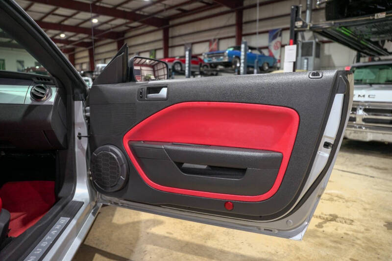 2005 Ford Mustang GT Premium