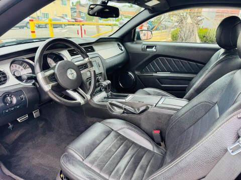 2012 Ford Mustang V6 Premium