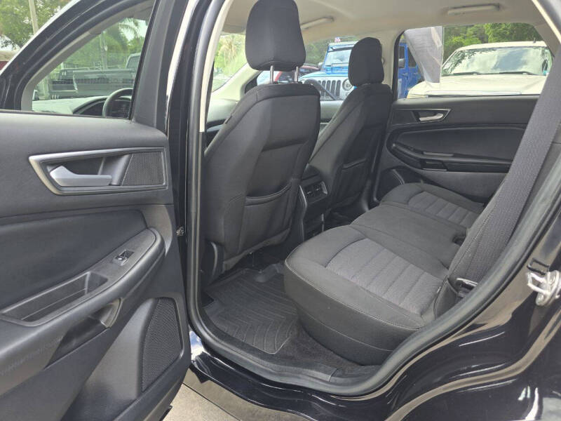 2020 Ford Edge SE
