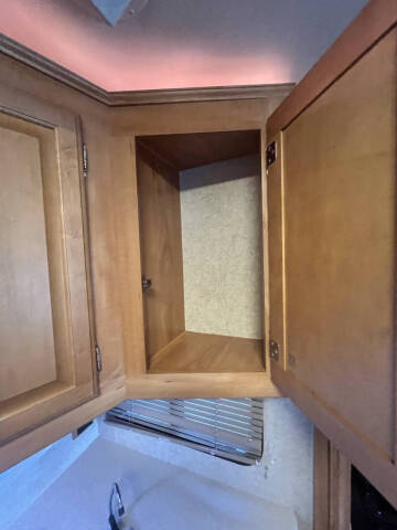 2007 Winnebago Adventurer