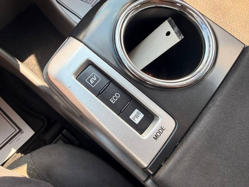 2013 Toyota Prius v Two