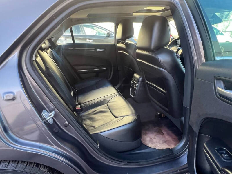 2017 Chrysler 300 C