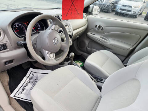 2012 Nissan Versa 1.6 SV