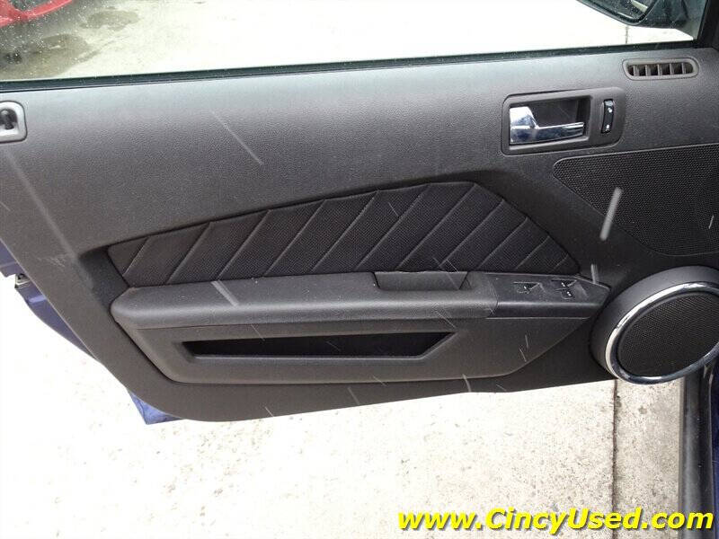 2010 Ford Mustang V6 Premium