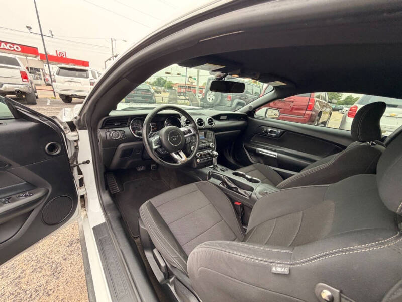 2017 Ford Mustang V6