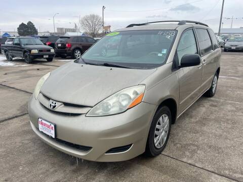 2006 Toyota Sienna for sale at De Anda Auto Sales in South Sioux City NE