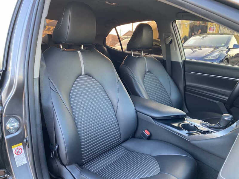 2018 Toyota Camry SE