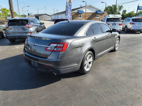 2018 Ford Taurus SE