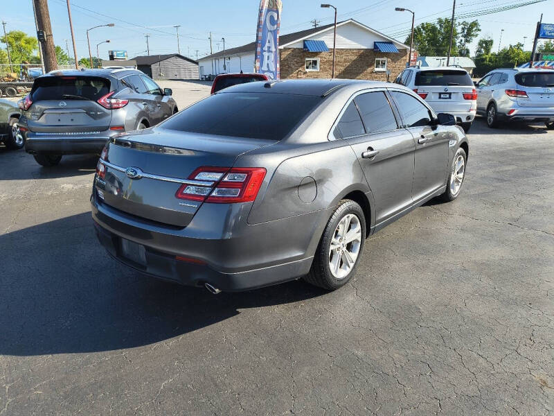 2018 Ford Taurus SE