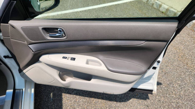 2015 Infiniti Q40
