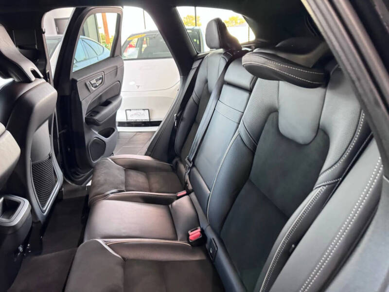 2019 Volvo XC60 T5 R-Design