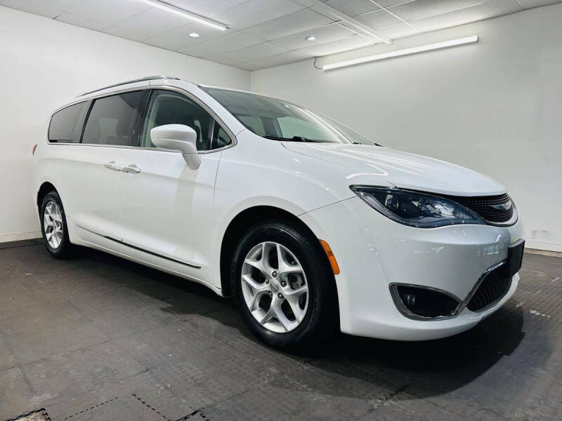 2017 Chrysler Pacifica for sale at Champagne Motor Car Company in Willimantic CT