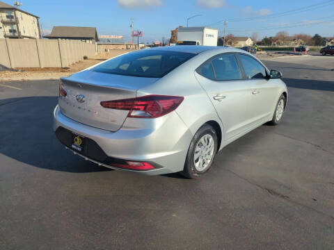 2019 Hyundai Elantra SE