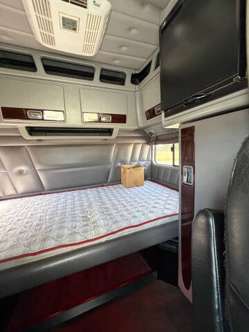 2018 Peterbilt 389