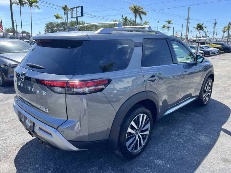 2022 Nissan Pathfinder Platinum