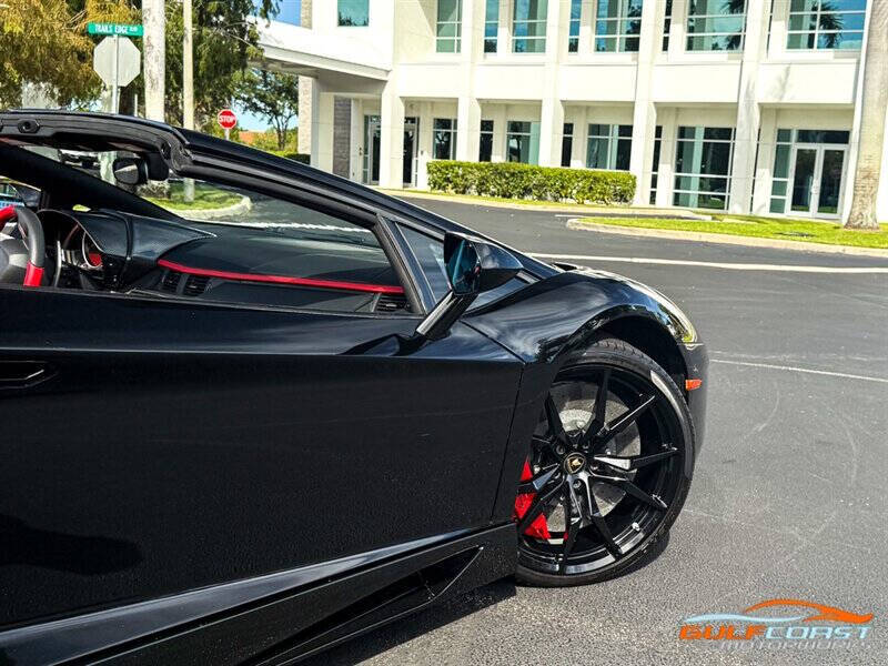 2016 Lamborghini Aventador LP 700-4