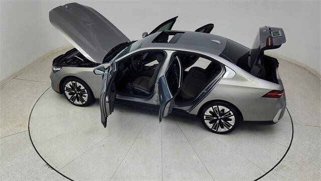 2025 BMW 5 Series 530i xDrive