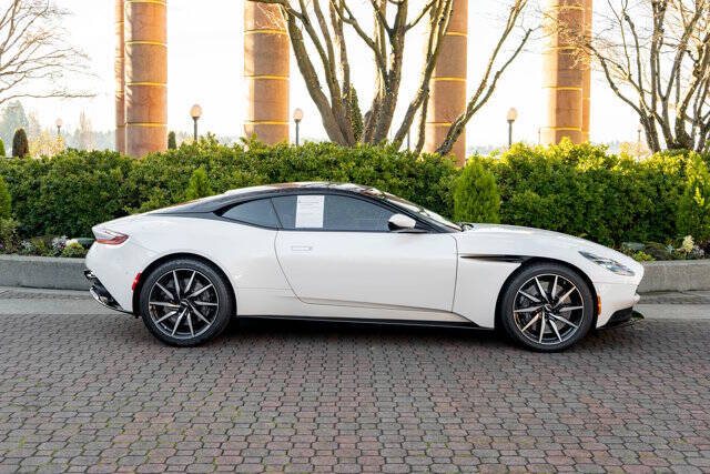 2019 Aston Martin DB11 38