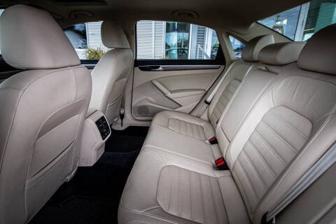 2017 Volkswagen Passat 1.8T SEL Premium