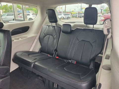 2024 Chrysler Pacifica Touring L