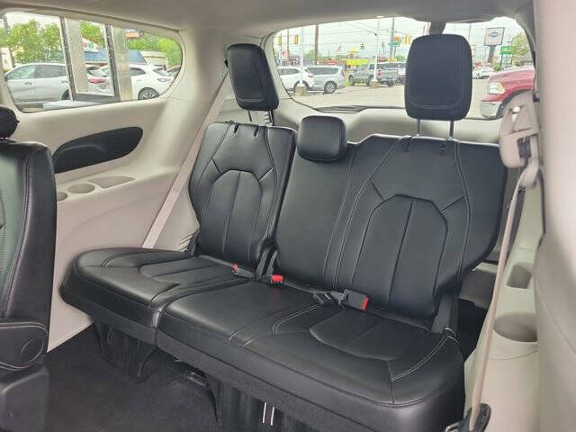 2024 Chrysler Pacifica Touring L