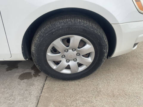 2007 Hyundai Entourage GLS