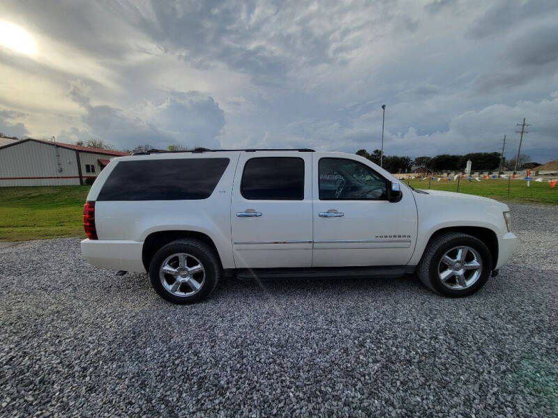 2014 Chevrolet Suburban LTZ photo 2