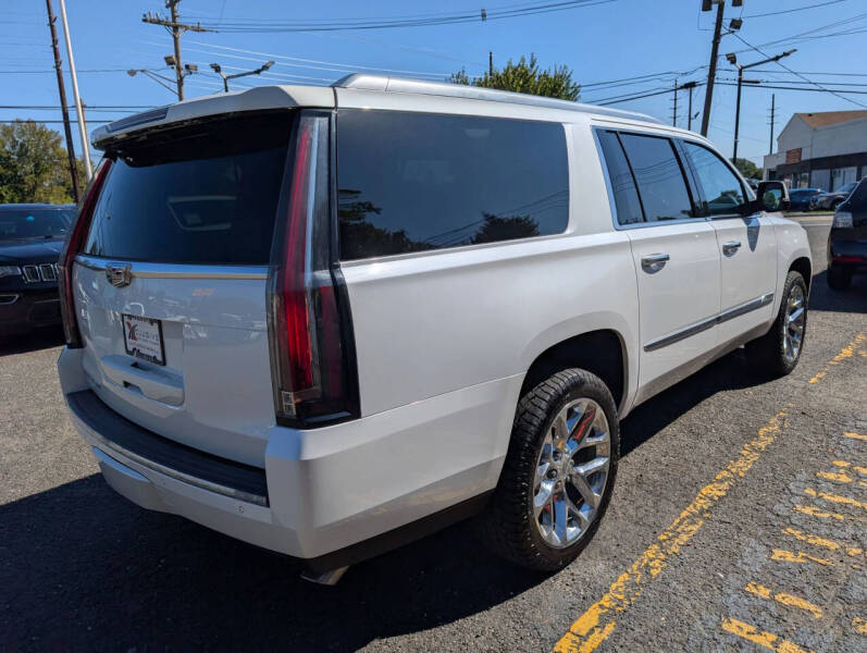 2016 Cadillac Escalade ESV Luxury Collection