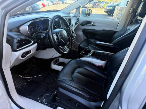 2020 Chrysler Pacifica Touring L