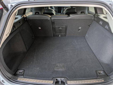 2025 Volvo V60 Cross Country B5 Plus