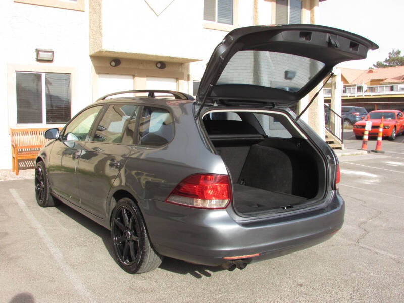 2011 Volkswagen Jetta SportWagen S photo 20