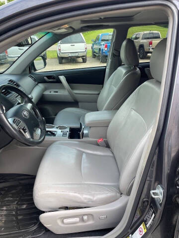 2012 Toyota Highlander SE