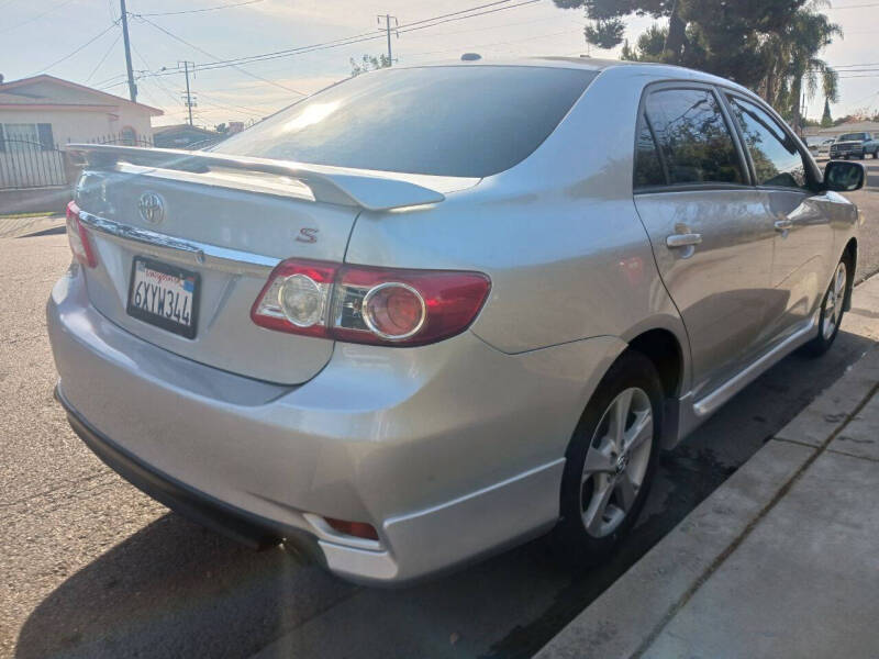 2013 Toyota Corolla S photo 2