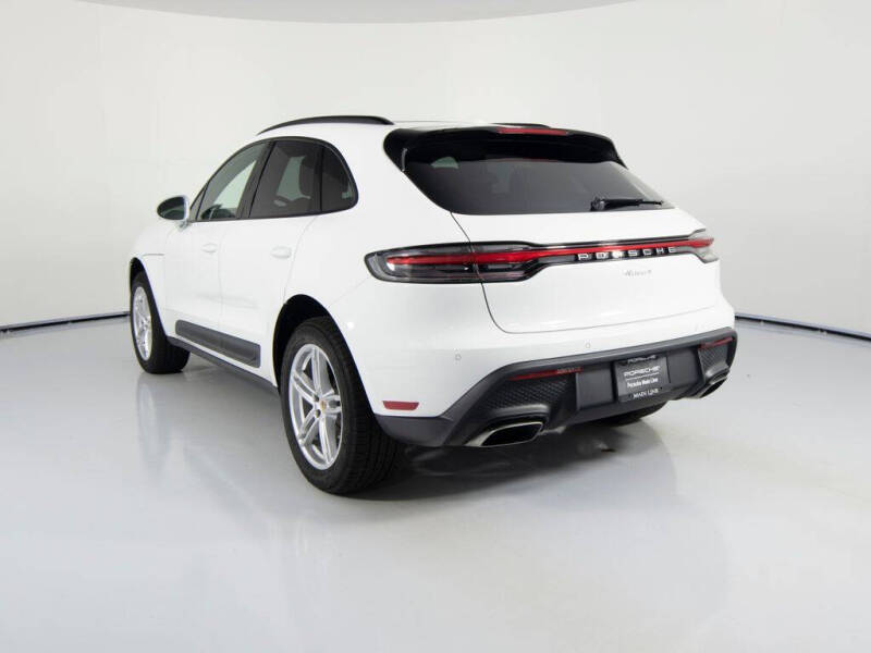 2025 Porsche Macan
