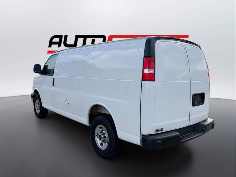 2025 Chevrolet Express 2500