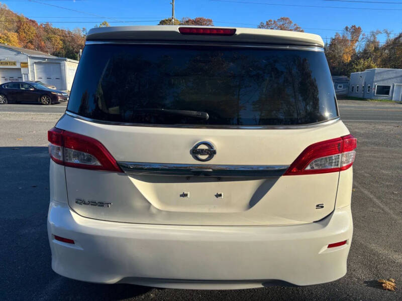 2012 Nissan Quest